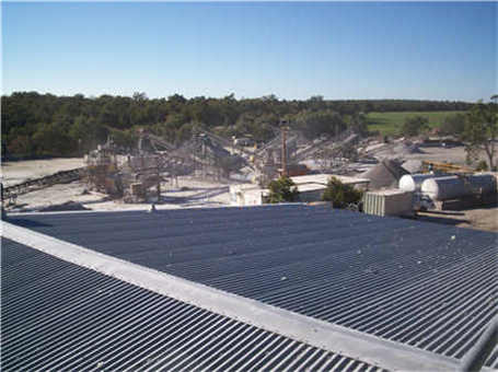 秦寶牧業錘破牛皮